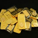 استقرار سعر الذهب يتجاوز ارتفاع الدولار وعوائد سندات الخزانة الأميركية