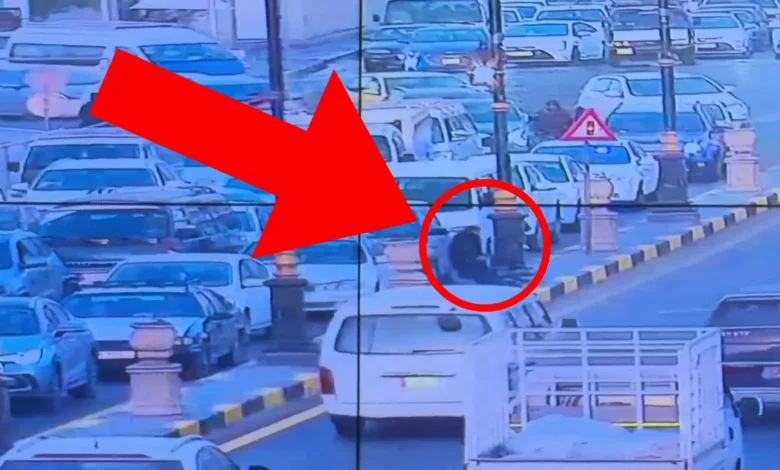 لحظة انقاذء شاب عراقي لطفل في اللحظات الأخيرة