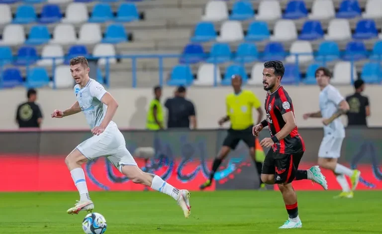 مباراة الرائد ضد الأخدود في دوري روشن السعودي