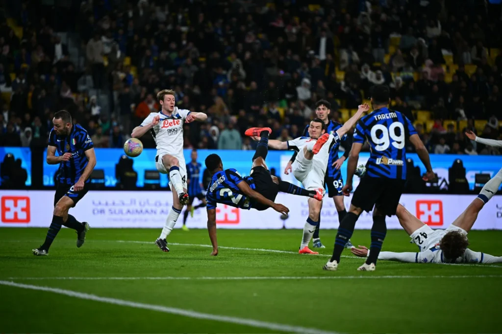 إنتر ميلان يتأهل إلى نهائي السوبر الإيطالي بعد فوزه على أتالانتا 2-0