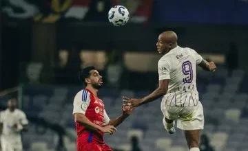 العين ضد شباب الاهلي في الدوري الإماراتي