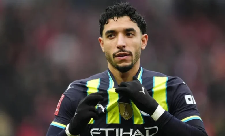 جدل تحكيمي لا يزال يلاحق ركلة جزاء عمر مرموش أمام ليتون أورينت مع مانشستر سيتي