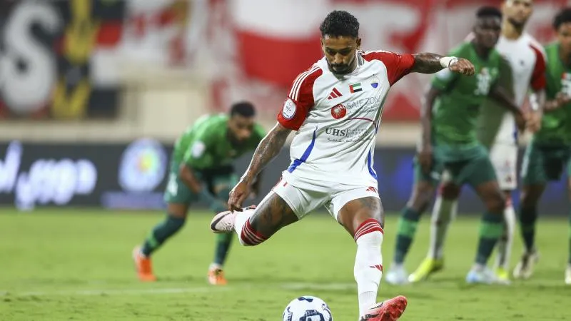 الشارقة في مواجهة العروبة على استاد دبا الفجيرة