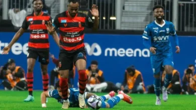 الهلال يواجه عقوبات محتملة بسبب انتقاد التحكيم بعد التعادل مع الرياض