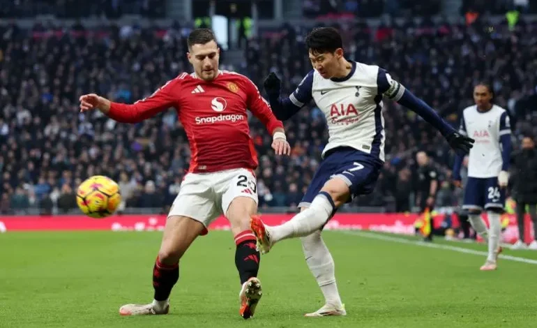 مباراة مانشستر يونايتد وتوتنهام 0-1 اليوم في الجولة الـ 25 من الدوري الإنجليزي 2025