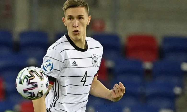 باريس سان جيرمان يستهدف ضم نيكو شلوتربيك من بوروسيا دورتموند