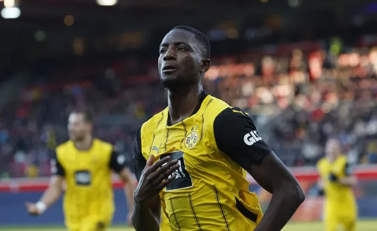 دورتموند ضيفًا علي سانت باولي في الجولة 24 البوندسليغا