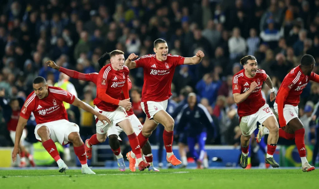 نوتنغهام فورست يتأهل إلى نصف نهائي كأس الاتحاد الإنجليزي بعد فوزه على برايتون بركلات الترجيح