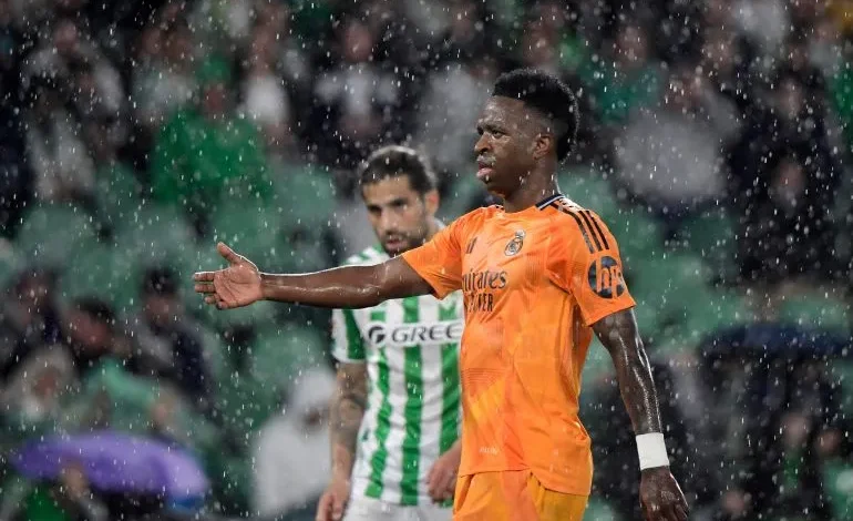 ملخص ونتيجة أهداف مباراة ريال مدريد وريال بيتيس (1-2) اليوم في الدوري الإسباني