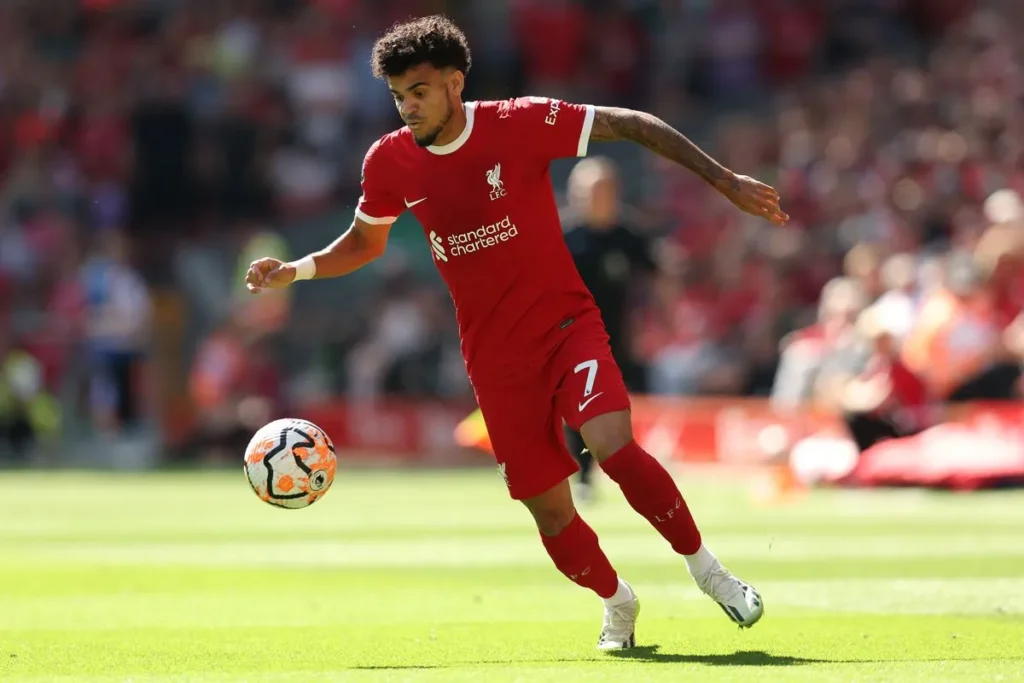 الهلال يسعى للتعاقد مع لويس دياز لدعم صفوفه في مونديال الأندية