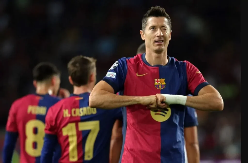 ليفاندوفسكي يعبر عن سعادته بعد فوز برشلونة الكبير على جيرونا