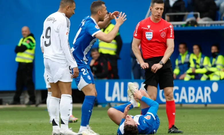 الكشف عن تقرير حكم مباراة ريال مدريد وألافيس بعد طرد مبابي في الدوري الإسباني