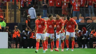 نجم الأهلي يخرج عن صمته: ويرد على الهجوم الجماهيري عقب الخروج ضد صن داونز