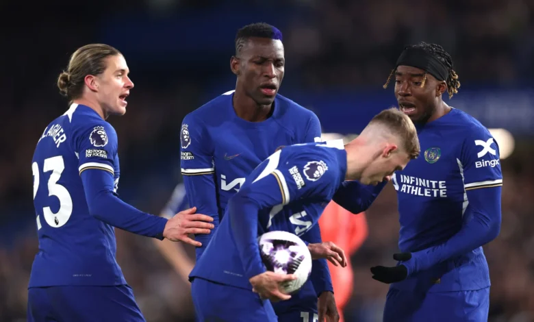 تشيلسي يواجه برينتفورد خارج الديار في جولة حاسمة بالدوري الإنجليزي