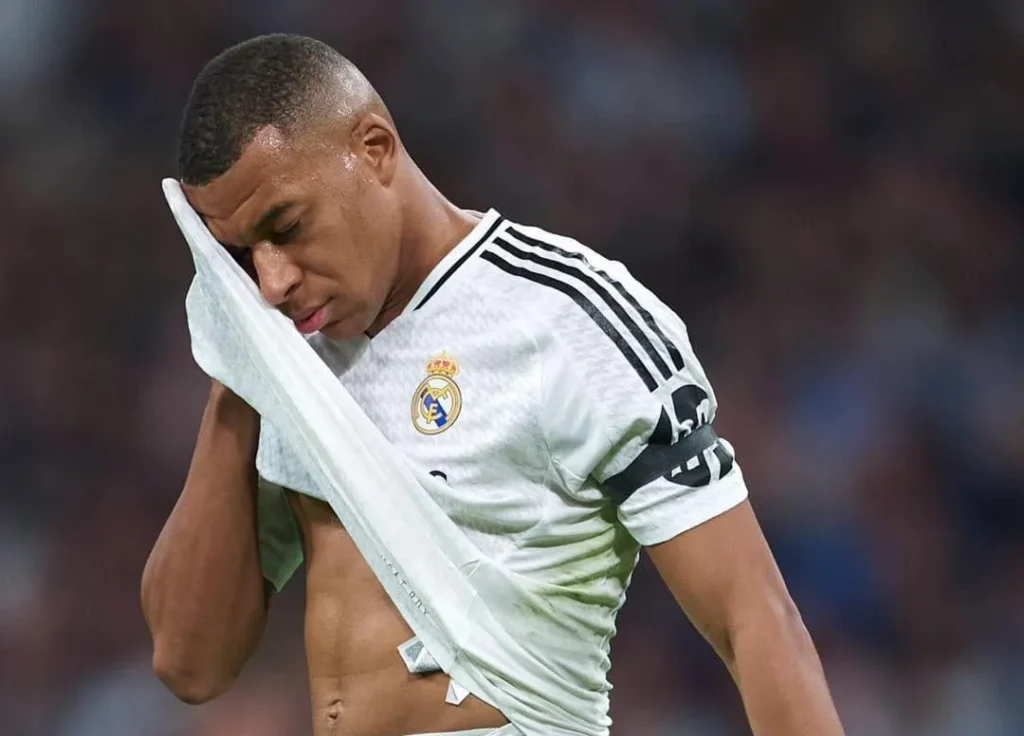 ريال مدريد في ورطة محتملة قبل الكلاسيكو بسبب مبابي