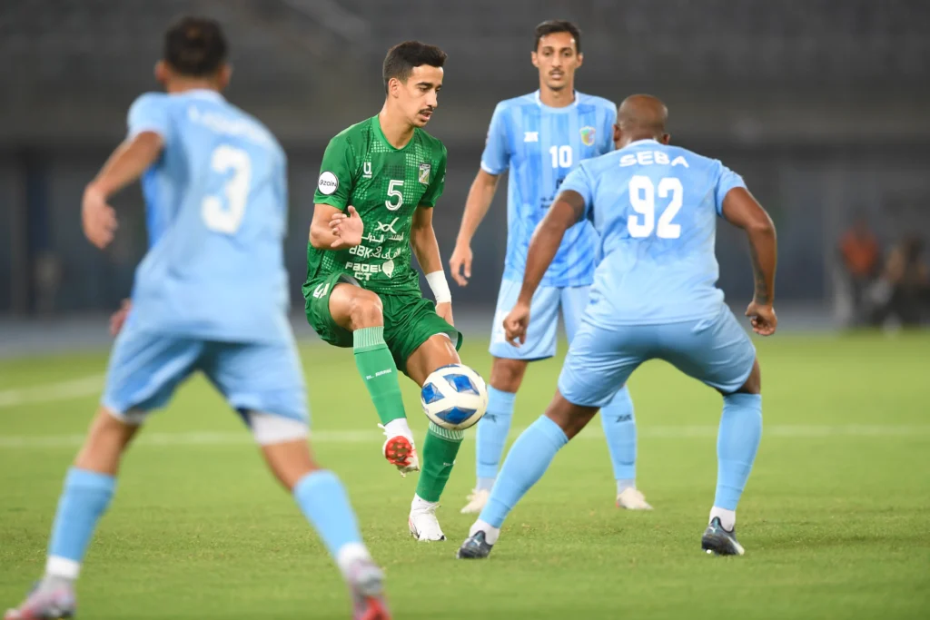 تابع الان.. مباراة العربي ضد السالمية من أجل الاقتراب من صدارة الدوري الكويتي
