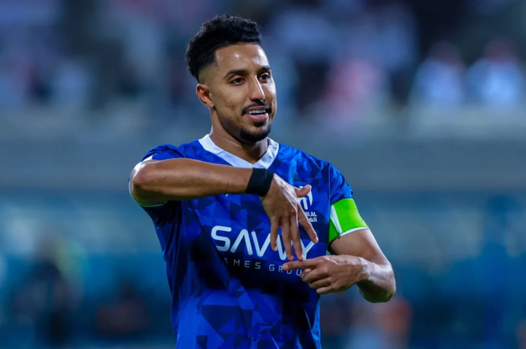 قرار تاريخي.. سالم الدوسري على وشك اتخاذ خطوة حاسمة مع الهلال