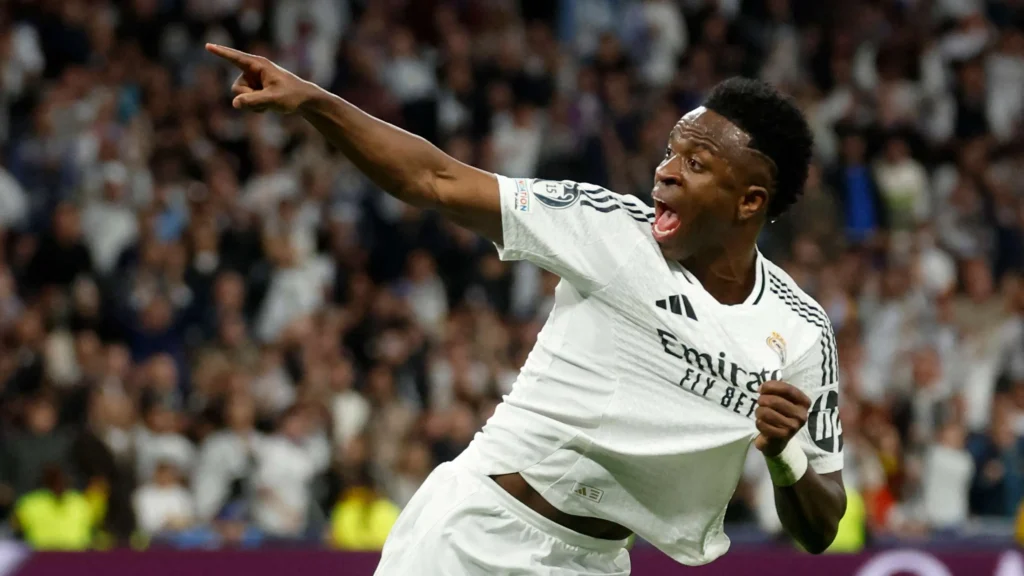 فينيسيوس جونيور يقترب من تجديد عقده مع ريال مدريد ويقطع طريق الهلال السعودي