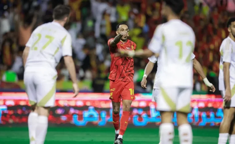 قرار مارسينياك التحكيمي يثير الجدل في مباراة النصر والقادسية ضمن دوري روشن