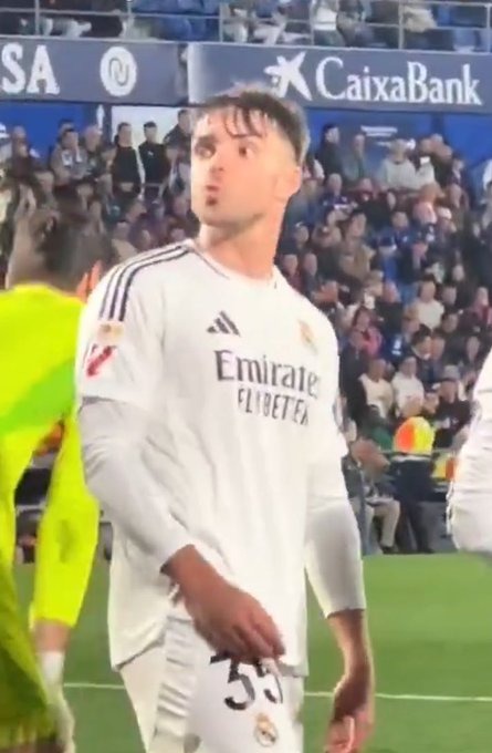 GpW5L5FWIAAgRY أسينسيو يرد على إهانات جماهير خيتافي بحركة مفاجئة