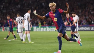 لامين يامال لاعب برشلونة خلال اختفاله بهدفه في مباراة برشلونة ضد إنتر ميلان في ذهاب نصف نهائي دوري أبطال أوروبا