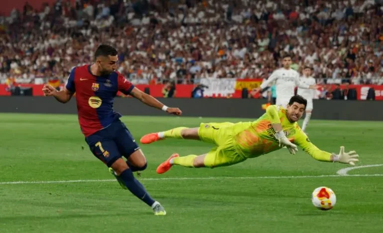 فيران توريس لحظة تسجيل التعادل في مباراة برشلونة ضد ريال مدريد 3-2 في كلاسيكو نهائي كأس ملك إسبانيا