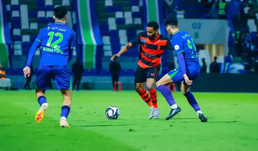 مباراة الرياض والفتح في الدوري السعودية