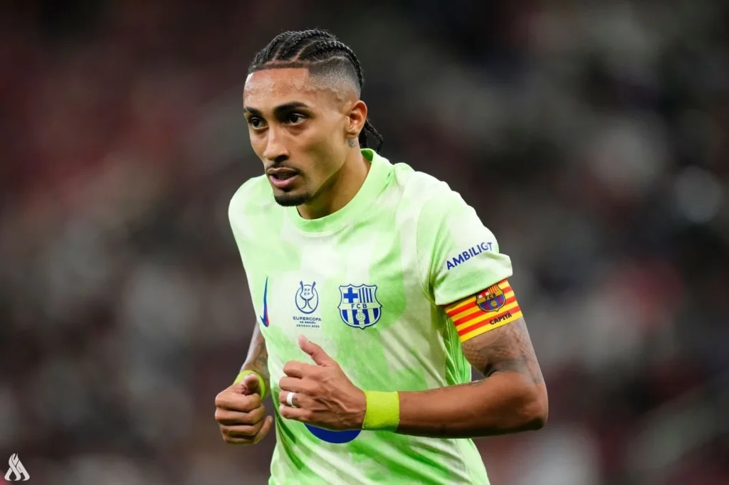 الهلال يقدم عرضًا خياليًا لضم رافينيا من برشلونة
