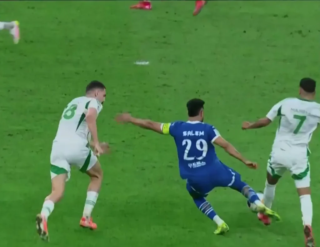 سالم الدوسري مع رياض محرز