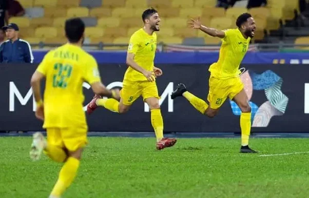 السيب يواجه الرستاق ونادي النهضة ضد عمان في سباق التتويج بدوري عمانتل