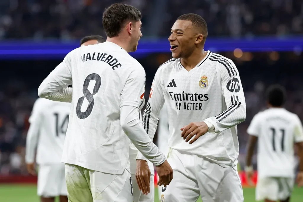 كيليان مبابي وفالفيردي الأكثر مشاركة وأداء مع ريال مدريد في موسم 2024-2025
