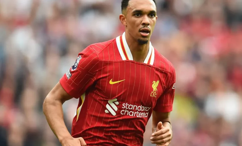 أرنولد لاعب ليفربول الراحل عن الفريق في الصيف