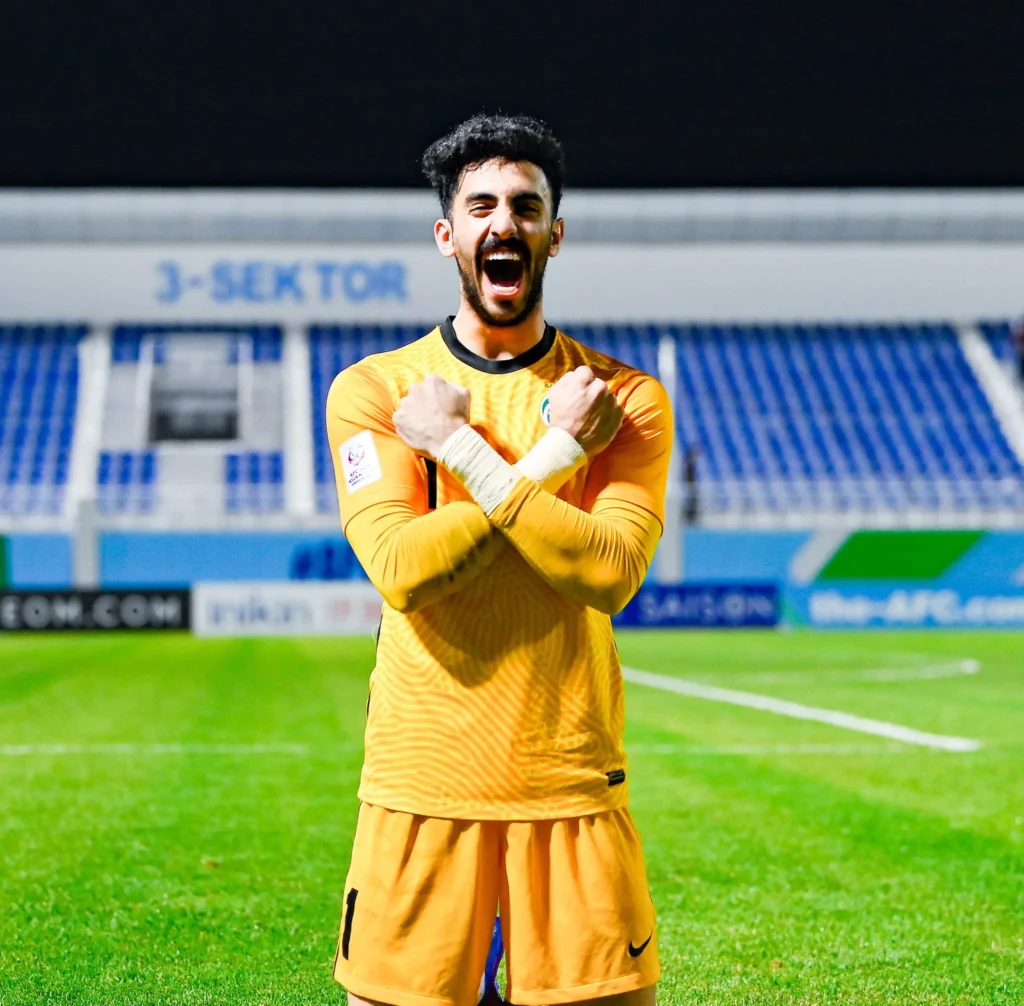 FVTegy XEAE cGu.jpglarge لقطة تشعل الأجواء.. توقيع العقيدي قبل مواجهة النصر الحاسمة يُعيد فتح ملفات الماضي