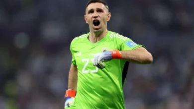 الهلال يفتح الباب أمام صفقة نارية.. إيميليانو مارتينيز على رادار الزعيم!