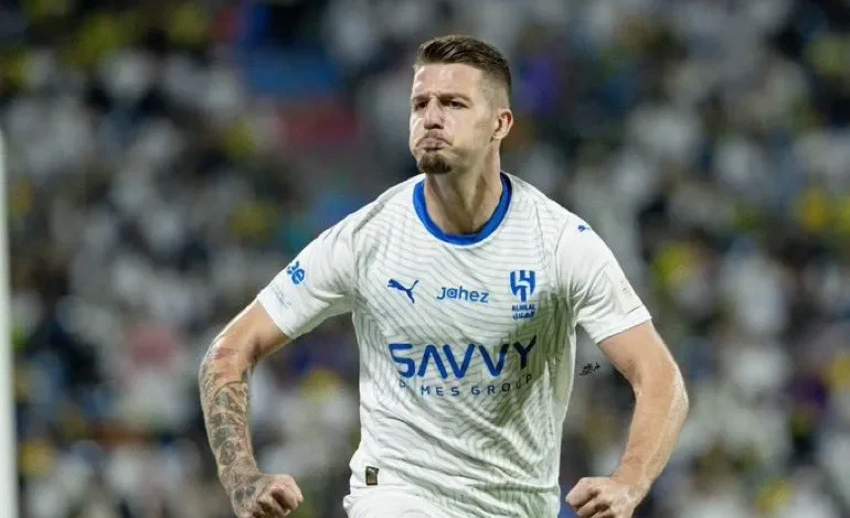 سافيتش في مباراة الهلال ضد الوحدة بالجولة قبل الأخيرة من دوري روشن السعودي للمحترفين اليوم