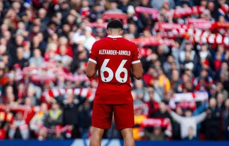 ترنت ألكساندر-أرنولد لاعب ليفربول يعلن رحيله عن الفريق وارتباط اسمه بريال مدريد
