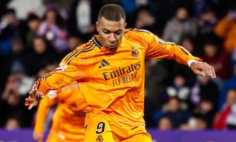 كيليان مبابي من مباراة ريال مدريد ضد إشبيلية اليوم في الدوري الإسباني