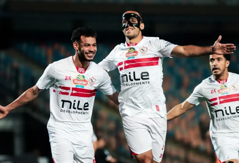 ناصر مانسي صحاب الهدف ودونجا وعمر جابر في احتفال هدف الزمالك ضد البنك الأهلي في الدقيقة الأولي بمرحلة التتويج في الدوري المصري رفقة