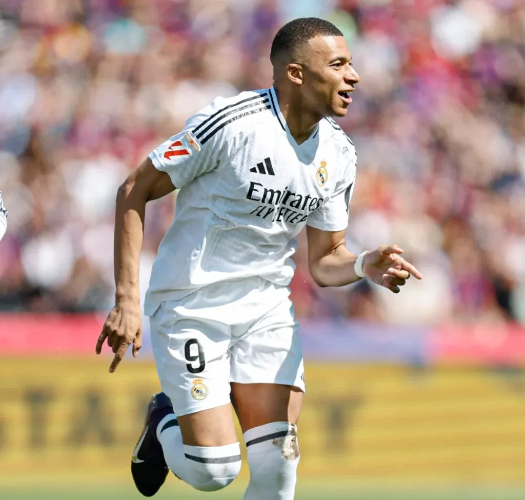 ترتيب هدافي الدوري الإسباني بعد هاتريك مبابي وثنائية رافينيا في الكلاسيكو