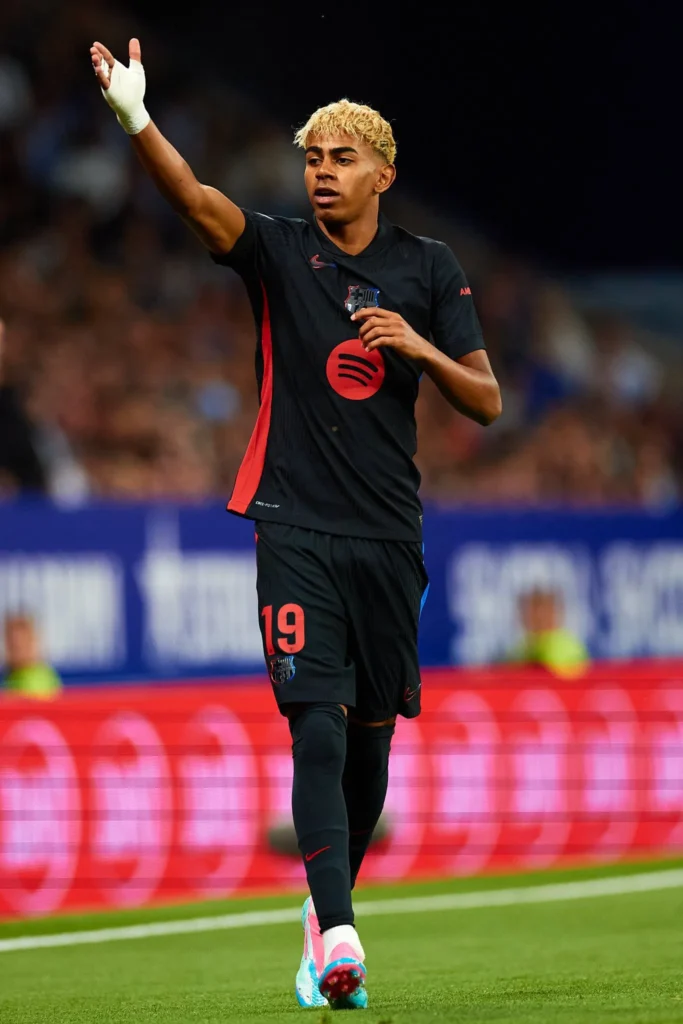 لامين يامال من مباراة برشلونة ضد إسبانيول اليوم 1-0 في الدوري الإسباني