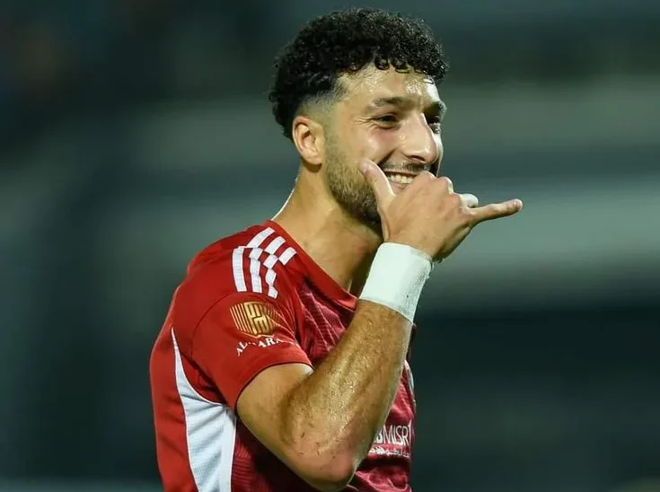 الأهلي يُتوج بلقب الدوري المصري للمرة الـ45 بسداسية ساحقة في شباك فاركو