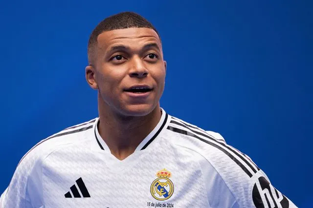 مبابي يُلمّح إلى تعاقد ريال مدريد مع نجم جديد