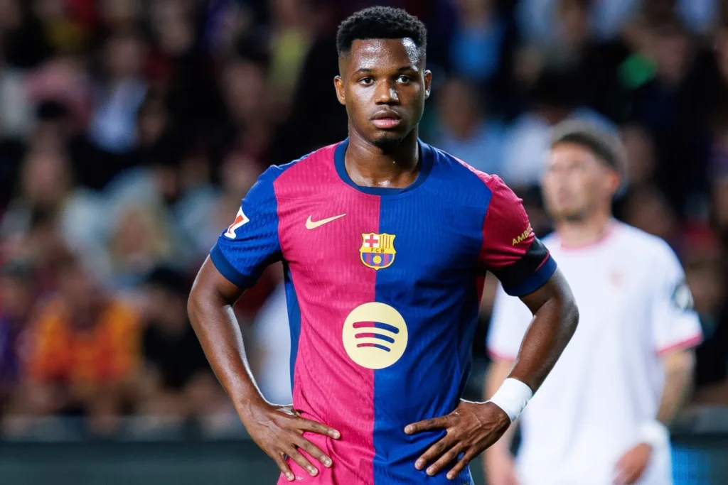 برشلونة يفتح الباب لرحيل موهبة لا ماسيا.. أنسو فاتي يقترب من مغادرة برشلونة