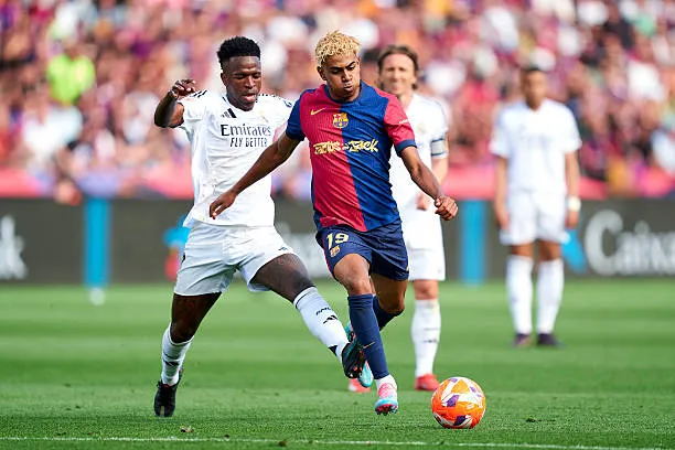 barcelona spain lamine yamal of 5 من قلب كتالونيا.. لاعب ريال مدريد يشيد بصفقة برشلونة المنتظرة