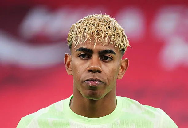 bilbao spain lamine yamal of fc كارثة محتملة.. قوانين جائزة الفتى الذهبي تحرم يامال من التتويج رغم تفوقه