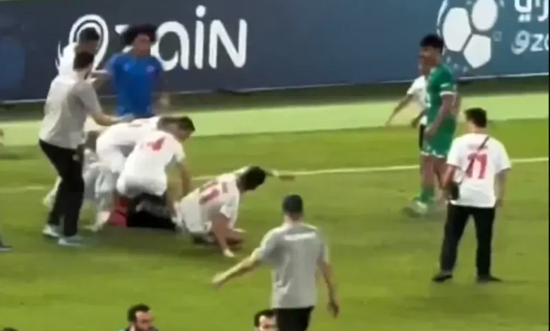 شغب في أحداث مباراة العربي ضد الكويت في دوري زين الكويتي عقوبات صارمة من لجنة الانضباط بعد أحداث مباراة العربي والكويت في ختام دوري زين