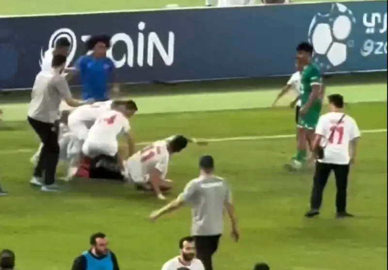 شغب في أحداث مباراة العربي ضد الكويت في دوري زين الكويتي عقوبات صارمة من لجنة الانضباط بعد أحداث مباراة العربي والكويت في ختام دوري زين