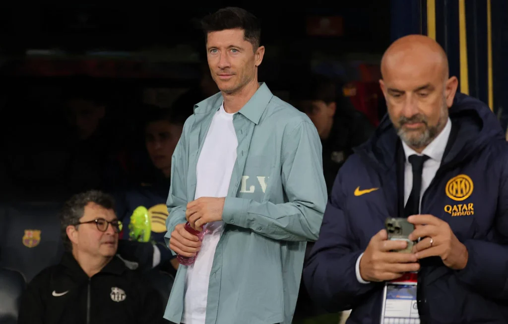 روبرت ليفاندوفسكي لاعب برشلونة