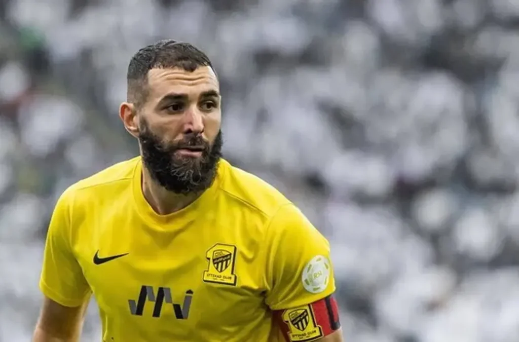 موقف كريم بنزيما للمشاركة مع الاتحاد لمواجهة ضمك بعد التعافي من الإصابة