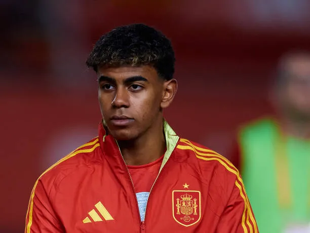 lamine yamal of spain looks on b مفاجأة .. الكشف عن سبب طرد لامين يامال من معسكر المنتخب الإسباني